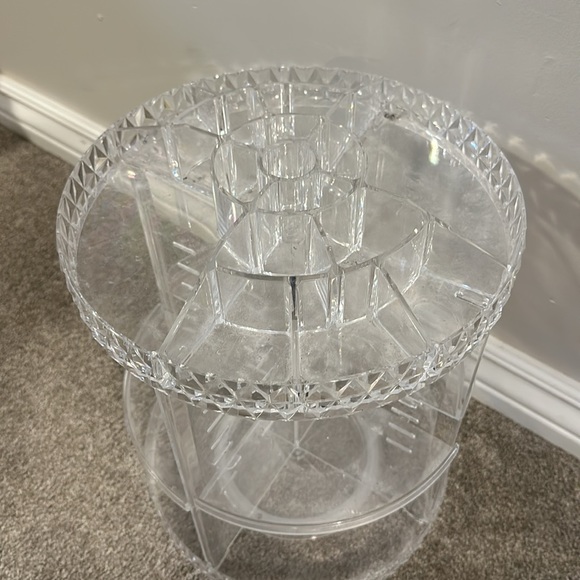 Spinning Jewelry/Makeup Holder - Picture 2 of 3